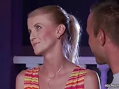 Kosmato muco zreli in teen lezbijk