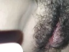 Streljanje druge obremenitve na njeno kosmato muco