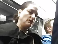 Zrela dama ima rad izboklino. ona ne more ustaviti, videti